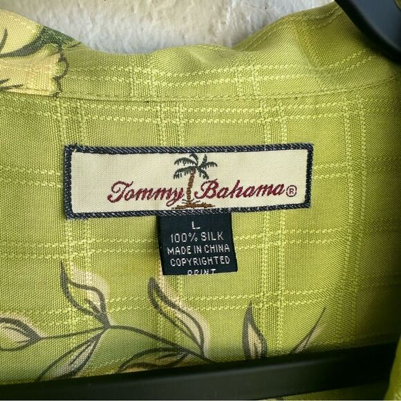 TOMMY BAHAMA Shirt Men Large Silk Hawaiian Floral Guitar Coconut Resort Camp - Picture 4 of 7